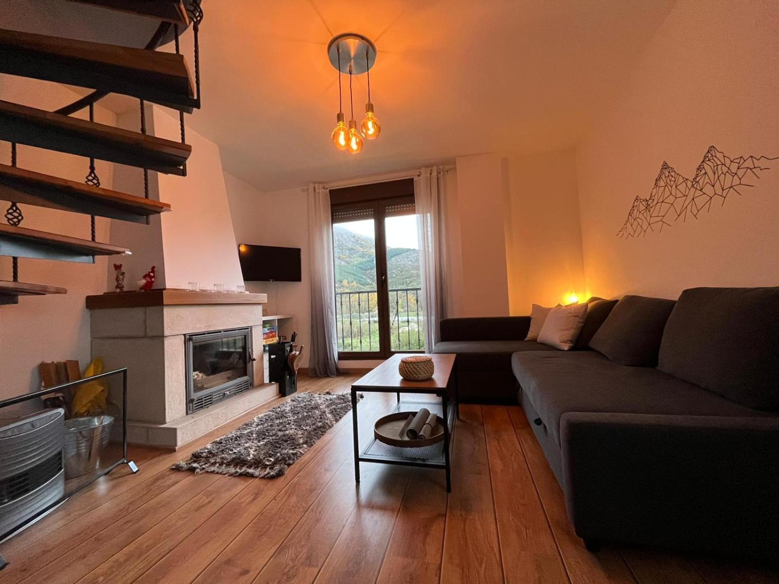 דירות פואבלה דה לילו Duplex El Refugio De Porma מראה חיצוני תמונה